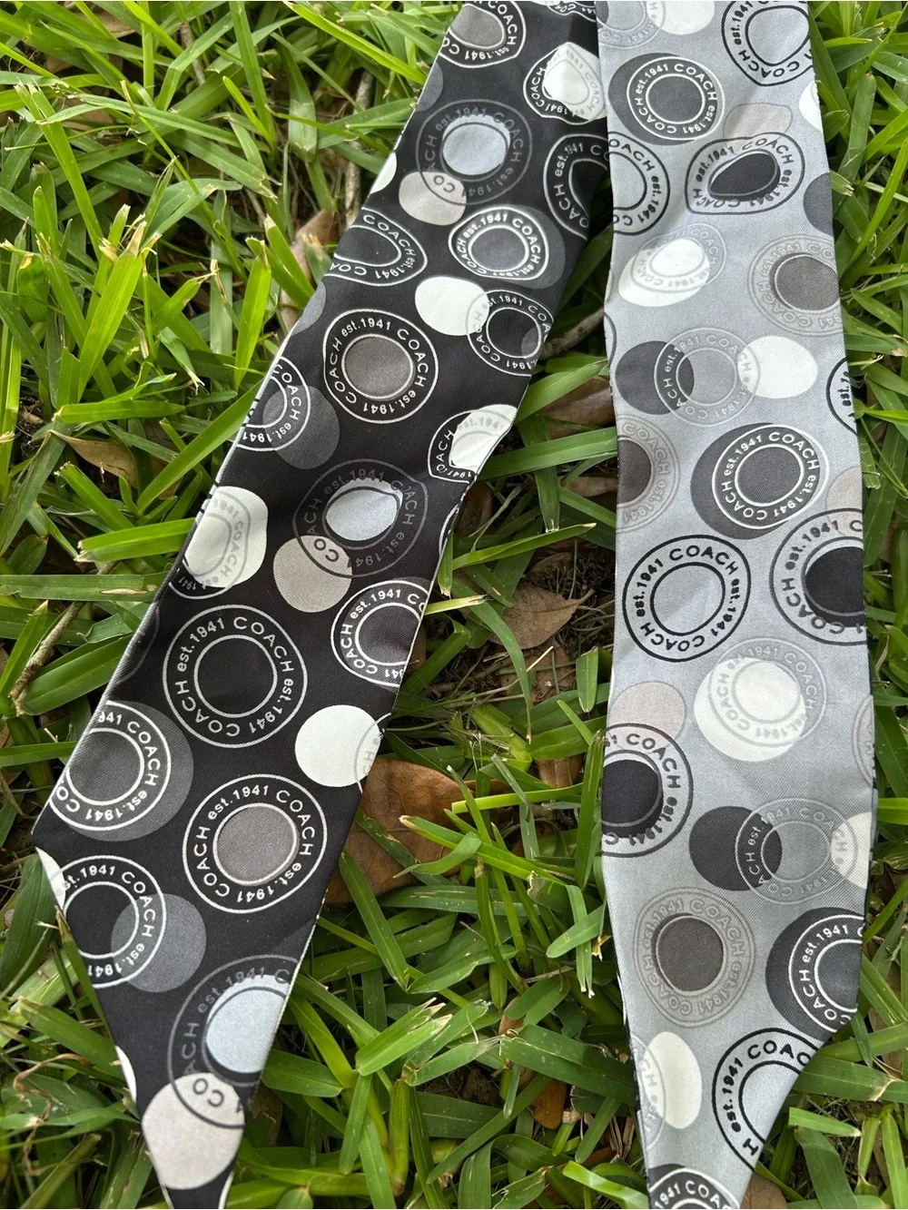 Coach Black and Gray Reversible Logo Circle Twilly Scarf